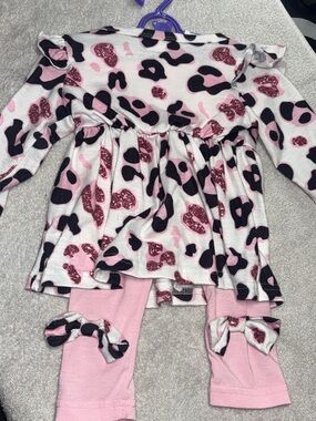 Source Unknown Pink and Black Leopard Print Pajama Set with Bow Leggings